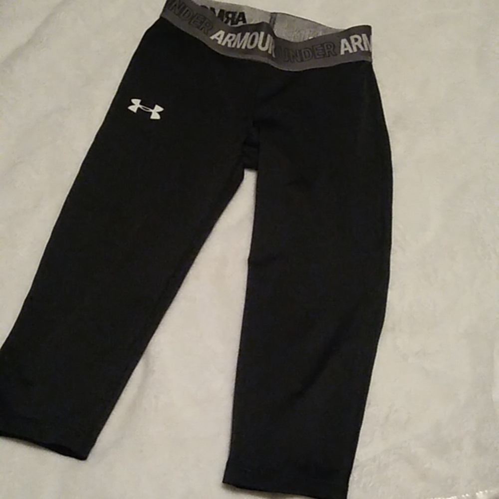 Girls Under Armour Capris Youth Small